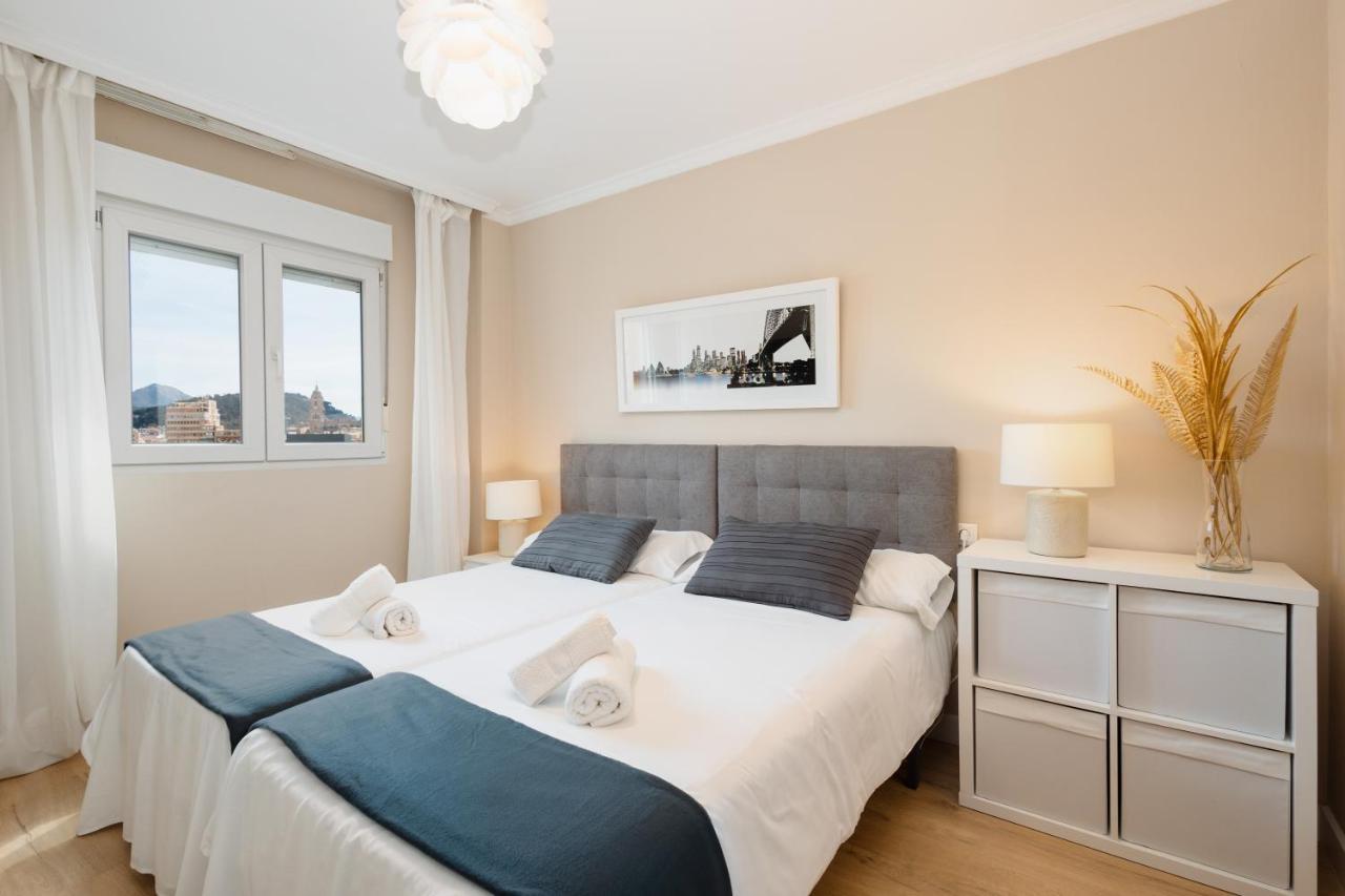 In The Historic Center Of Malaga, Very Close To The Beach And The Ave Train Station, With Private Parking Esterno foto