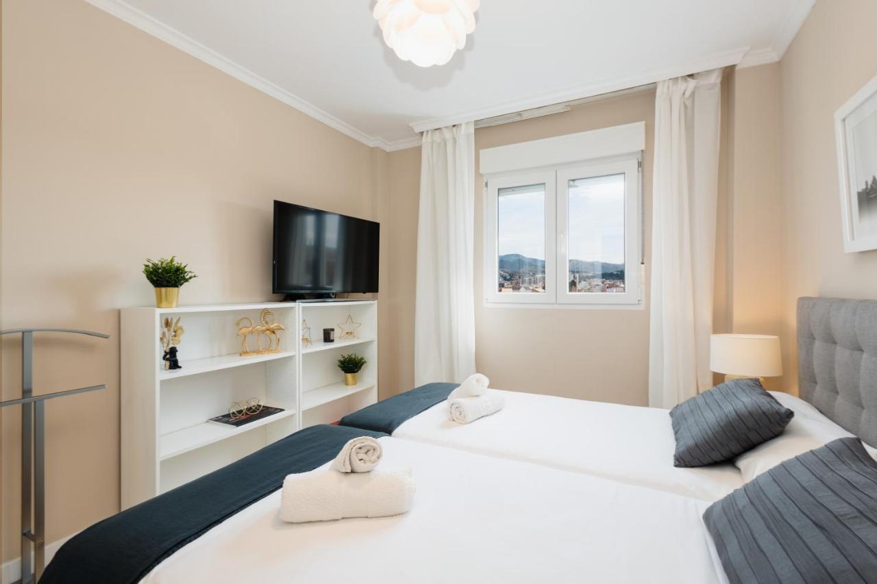 In The Historic Center Of Malaga, Very Close To The Beach And The Ave Train Station, With Private Parking Esterno foto