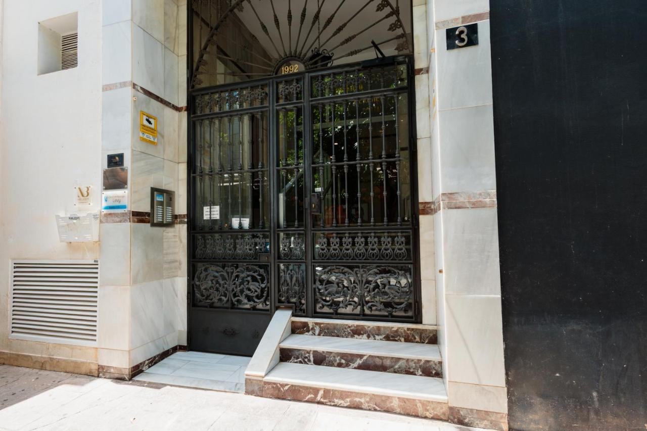 In The Historic Center Of Malaga, Very Close To The Beach And The Ave Train Station, With Private Parking Esterno foto