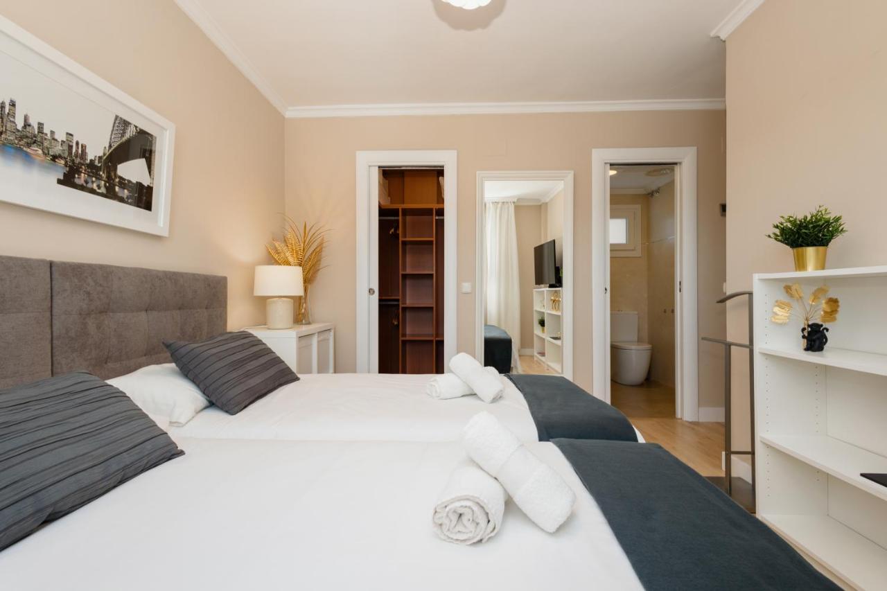 In The Historic Center Of Malaga, Very Close To The Beach And The Ave Train Station, With Private Parking Esterno foto